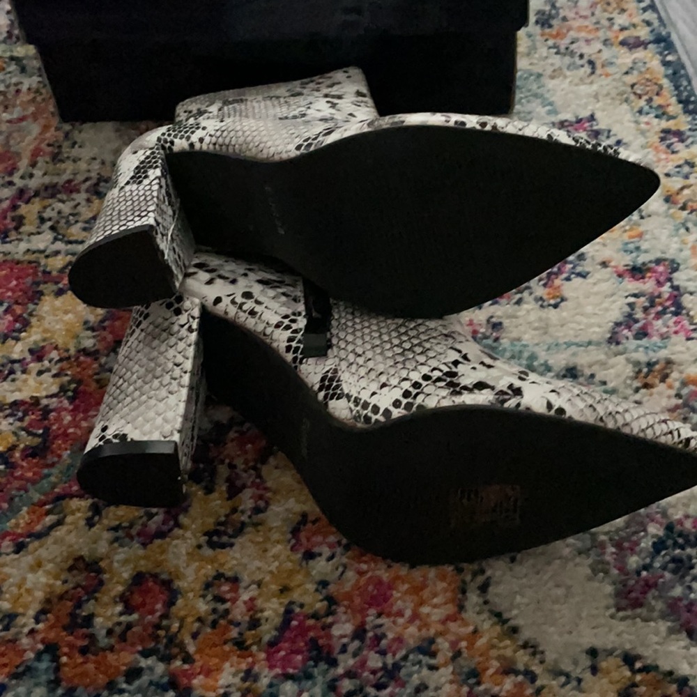 Shein boots - Picture 2 of 3